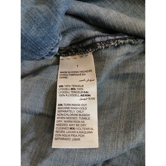 Chico's Tencel Lyocell Denim Blue Long Sleeves Chambray Shirt US 8-10 Medium - Picture 9 of 11
